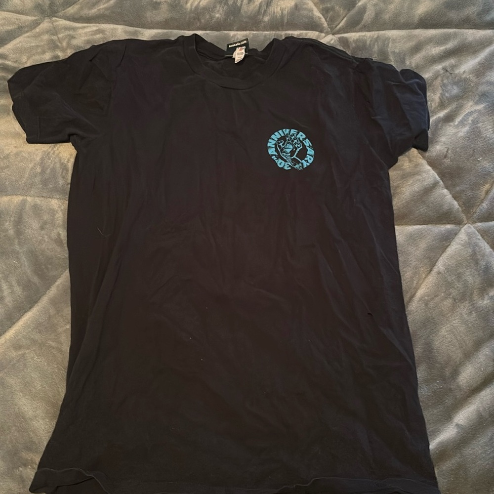 Black skater shirt